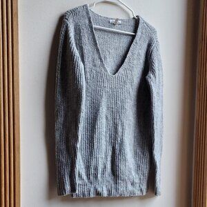 Aeropostale Gray V-Neck Sweater Size Medium